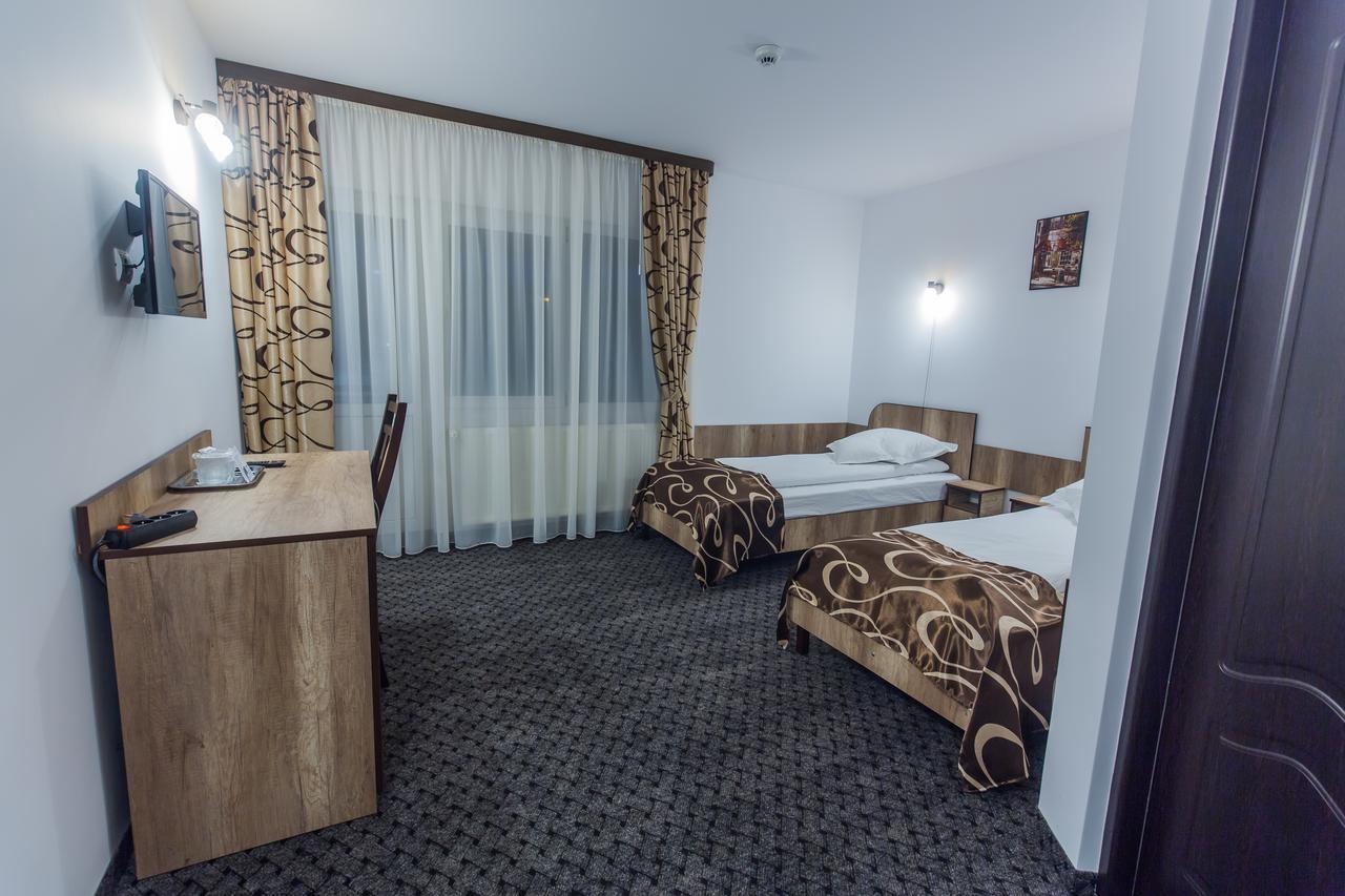 Mioveni Hotel Raxand Residence מראה חיצוני תמונה