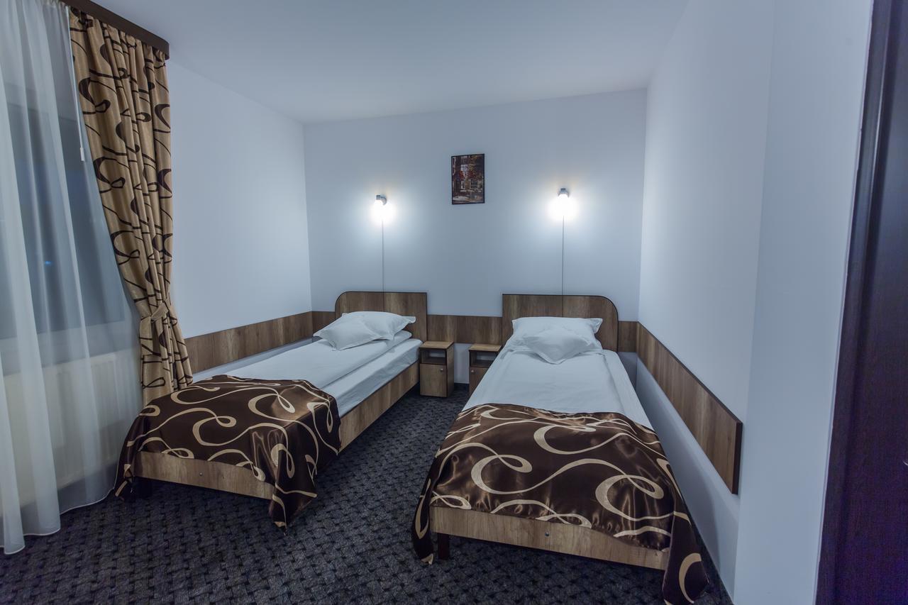 Mioveni Hotel Raxand Residence מראה חיצוני תמונה