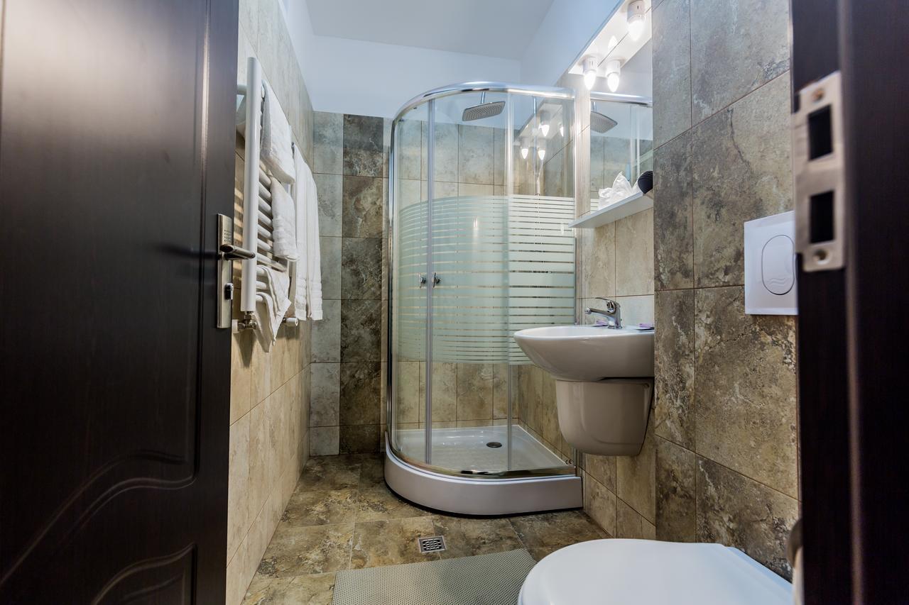 Mioveni Hotel Raxand Residence מראה חיצוני תמונה