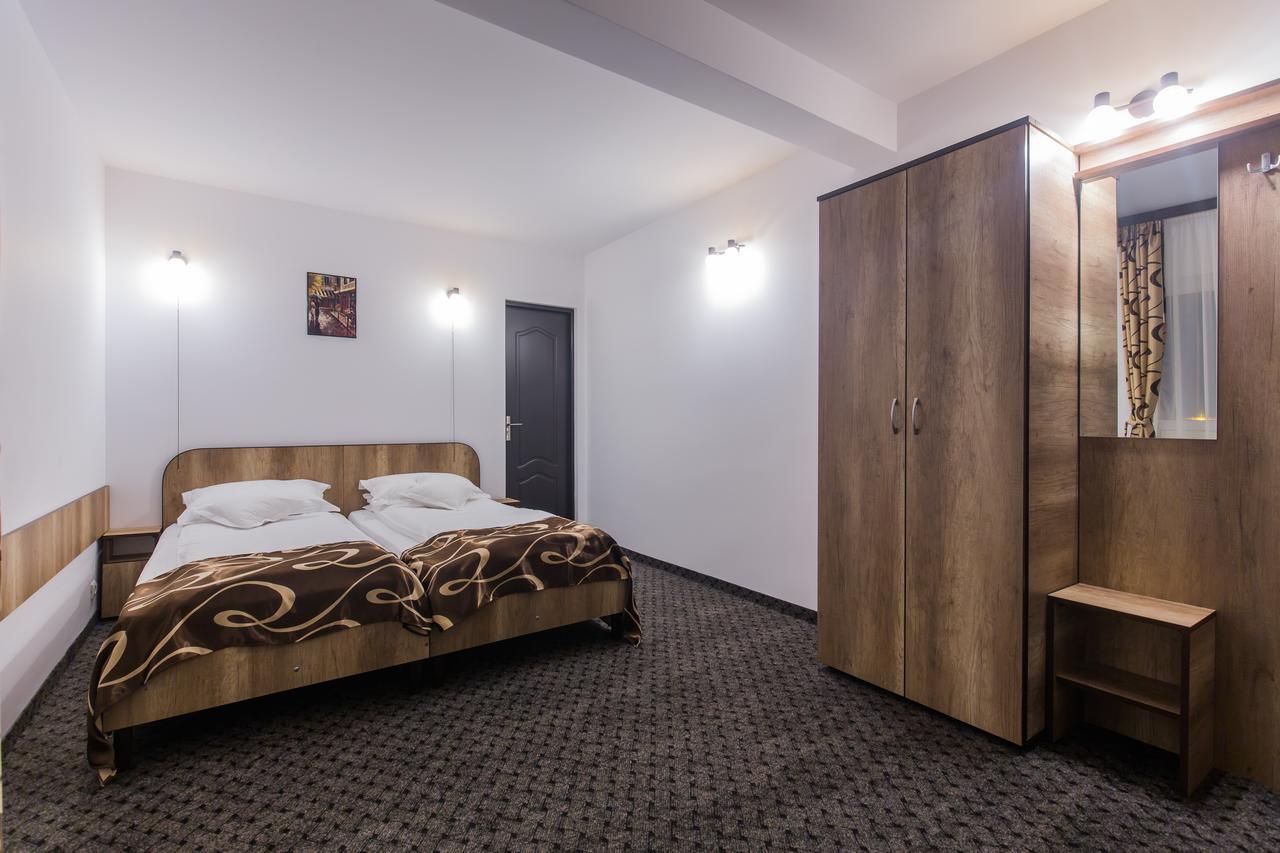 Mioveni Hotel Raxand Residence מראה חיצוני תמונה