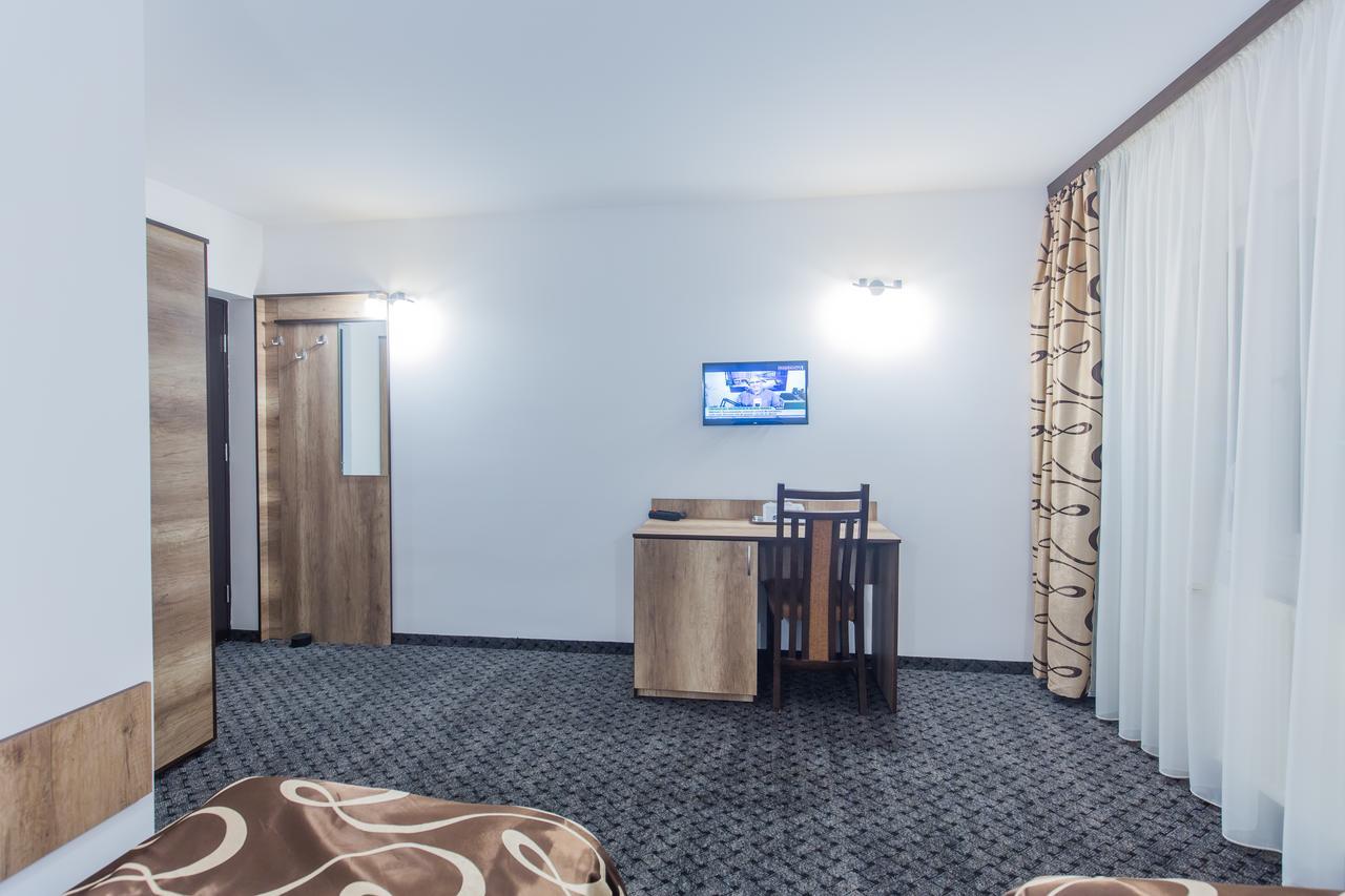 Mioveni Hotel Raxand Residence מראה חיצוני תמונה