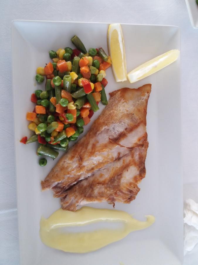 Mioveni Hotel Raxand Residence מראה חיצוני תמונה