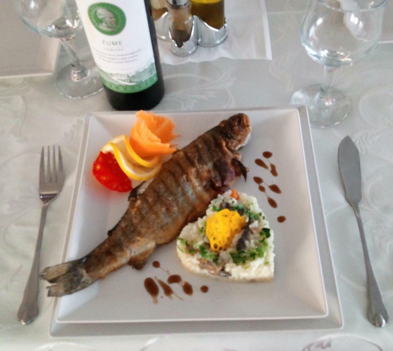Mioveni Hotel Raxand Residence מראה חיצוני תמונה