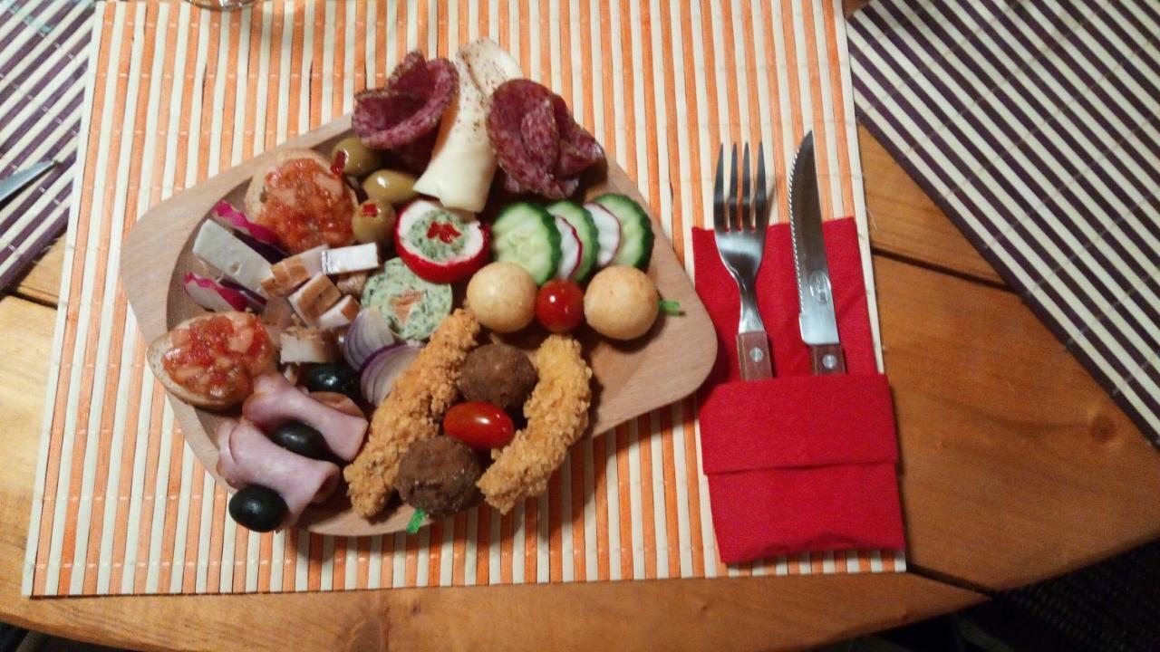 Mioveni Hotel Raxand Residence מראה חיצוני תמונה